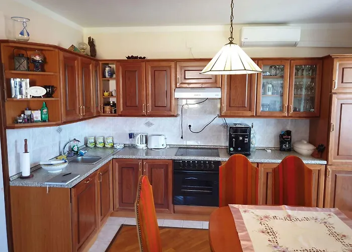 In 41874 Apartman *